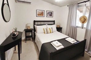 2 habitaciones, tabla de planchar con plancha y wifi gratis 