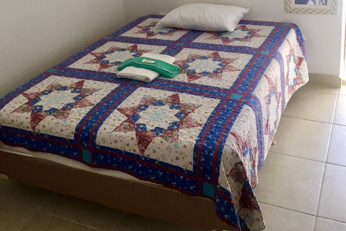Camera Basic, 1 letto matrimoniale | Wi-Fi gratuito, lenzuola