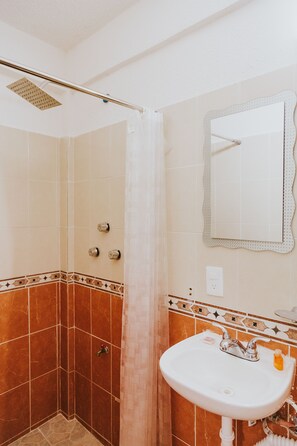 Standard Room, 1 Queen Bed, Private Bathroom, Ground Floor | Free WiFi, bed sheets - Hotel Masam (Isla Mujeres)