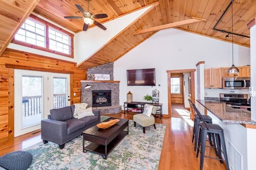 *NEW*Cozy Cabin|Sleep 6|20 Mins to DT and Biltmore