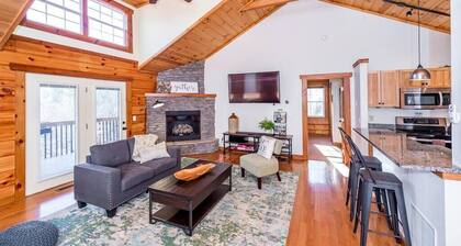 *NEW*Cozy Cabin|Sleep 6|20 Mins to DT and Biltmore