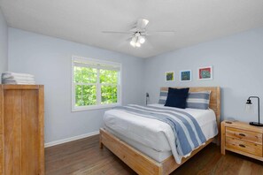 3 chambres, fer et planche à repasser, Wi-Fi, draps fournis