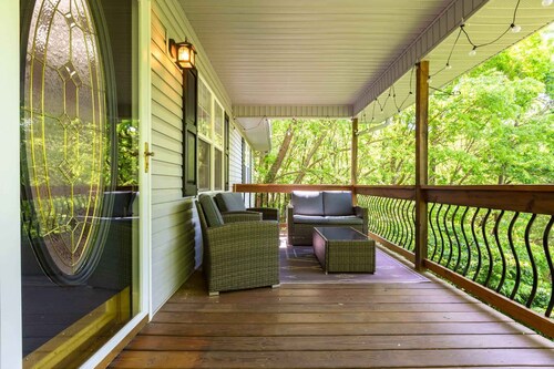 Asheville Home w/ Hot Tub|Family-Friendly|Pets OK