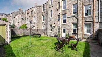 Apartment | Outdoor dining