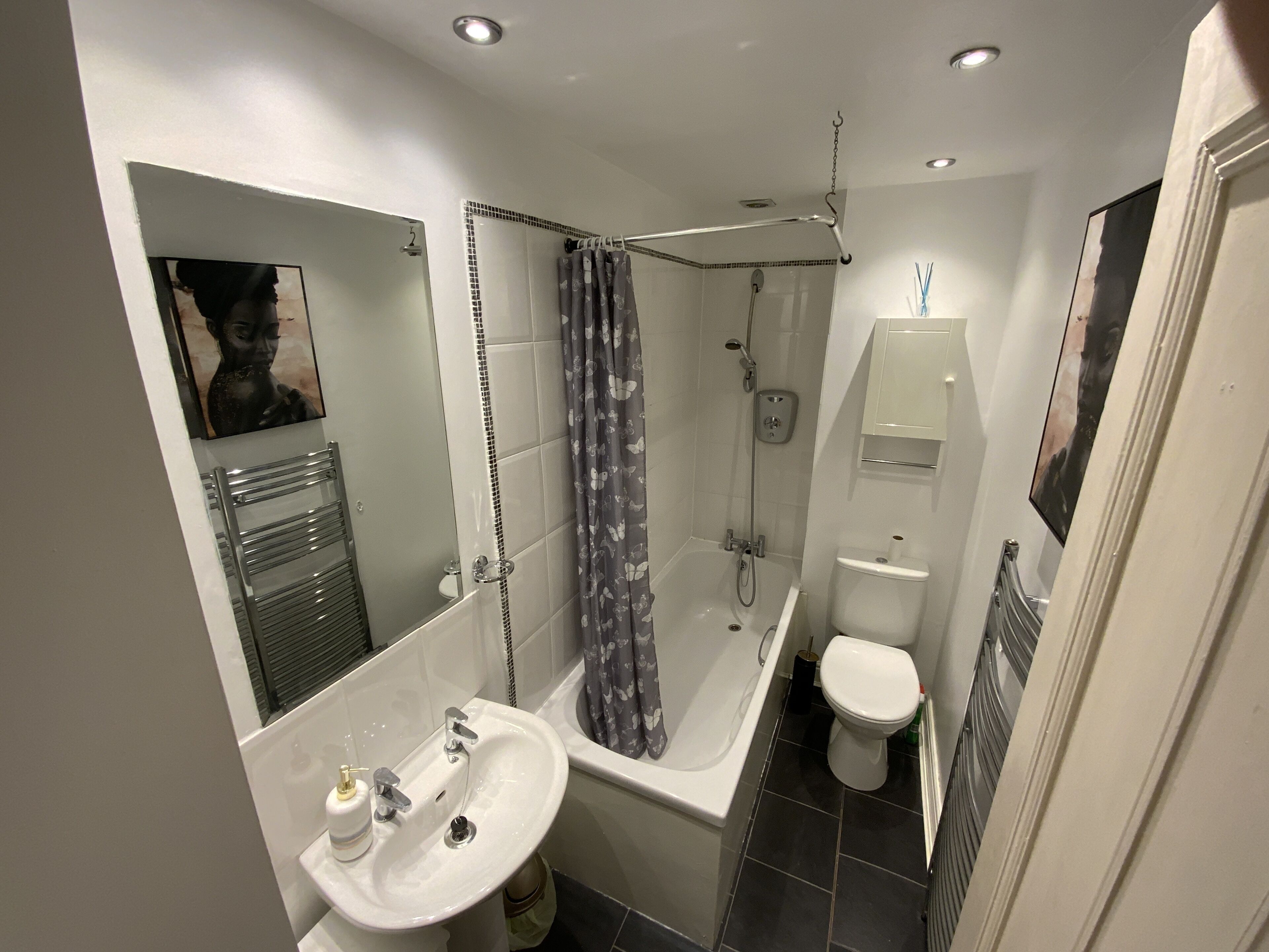 Apartment | Bathroom | Separate bathtub and shower, deep-soaking bathtub, hair dryer, towels