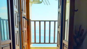 Deluxe Apartment, 3 Bedrooms, Balcony, Sea View (Number 1) | 2 bedrooms, soundproofing, free WiFi, bed sheets