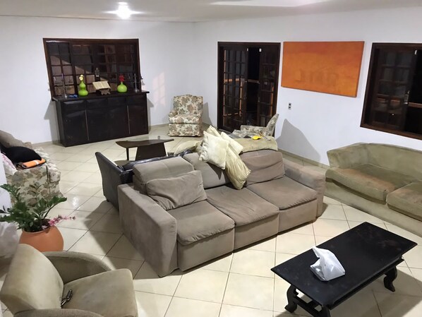 TV - Tranquility with swimming pool and barbecue. (Serra Negra)