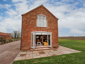 Cottage | Interior - Acacia Barn (Boston)