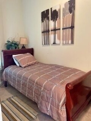 3 bedrooms, free WiFi, bed sheets