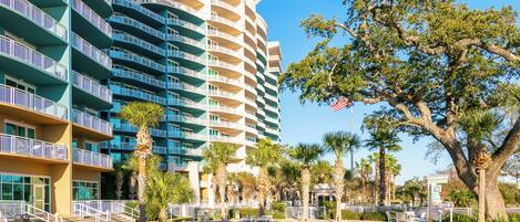 Alberca techada y alberca climatizada