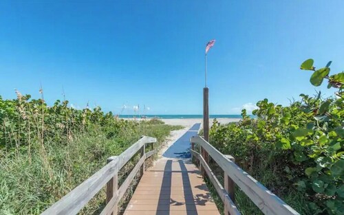 Oceanfront walkout stunning condo!