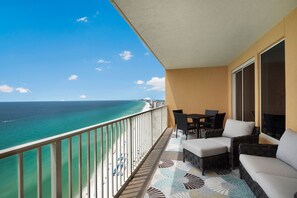 Condo, nhiều giường, hồ bơi riêng | Ban công