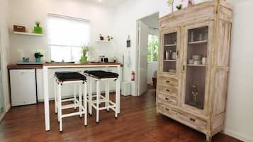 Apartment, 1 Bedroom | In-room safe, free WiFi, bed sheets