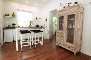 公寓, 1 間臥室 | 客房內保險箱、免費無線上網、床單