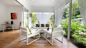 2 bedrooms, in-room safe, free WiFi, bed sheets