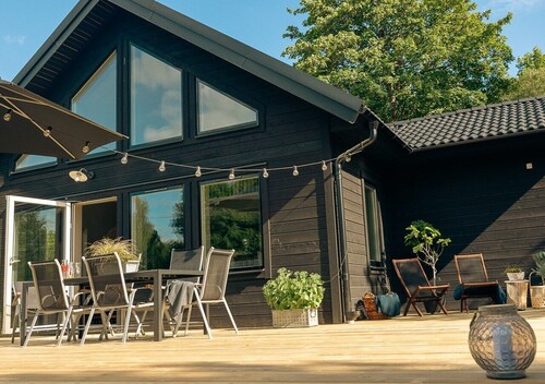 Cozy vacation home by the lake, newly built