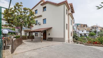 Esterni