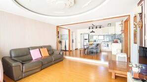 4 bedrooms, free WiFi - Jeju Brickninemansion (Jeju City)