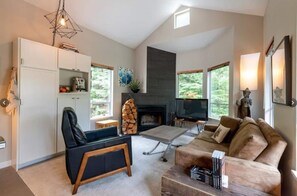 Fireplace - Lux Townhome in the Trees - Walk to lifts! (Whistler)