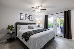 3 bedrooms, desk, iron/ironing board, travel crib - Phoenix's Best Fun Family Home w/ Heated Pool (Phoenix)