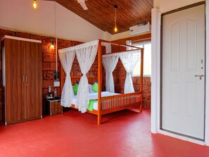 Deluxe Double Room | Desk, iron/ironing board