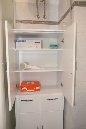 ห้องพัก, 3 ห้องนอน, พร้อมสิ่งอำนวยความสะดวกสำหรับผู้พิการ, สูบบุหรี่ได้ | ภายใน