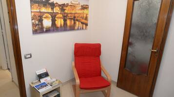 Room, 3 Bedrooms, Accessible, Smoking | Interior