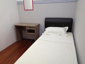 1 bedroom, iron/ironing board - Single Room in Kuching Center (Kuching)
