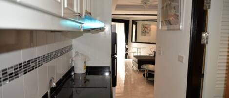 Condo, 1 Bedroom | Private kitchen | Microwave