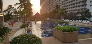Pool - Jomtien Beach Fully Equipped Condominium 3rd Floor Apartment (Pattaya)