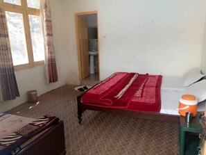 Standard Triple Room | Free WiFi, bed sheets - Zahoor Hotel And Restaurant (Swat)