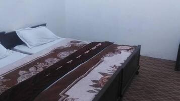Standard Double Room | Free WiFi, bed sheets
