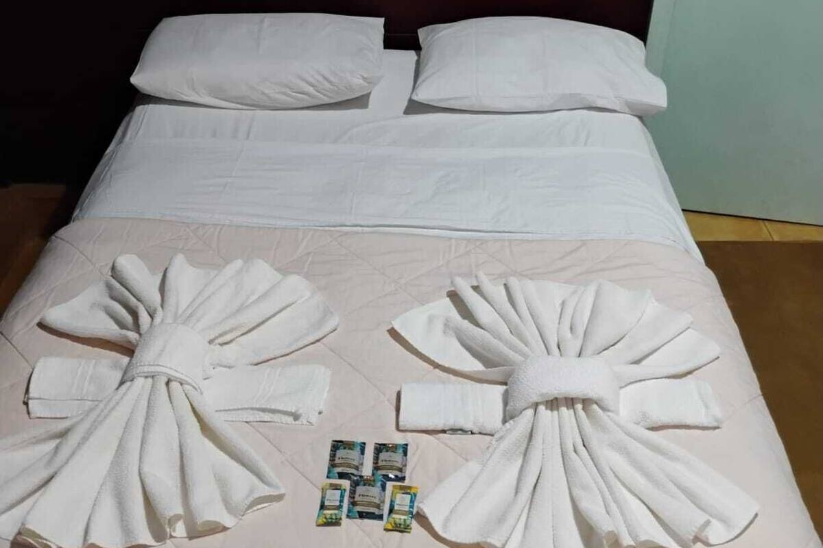 Comfort Double Room | WiFi (free), bed sheets