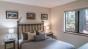 3 chambres, bureau, fer et planche à repasser, accès au Wi-Fi (inclus)