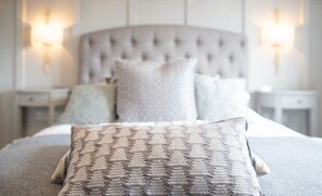 House | 4 bedrooms, free WiFi, bed sheets - Immaculate 4-bed House 5mins Walk to Village Shop (Bicester)