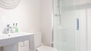 House | Bathroom | Shower, hair dryer, towels