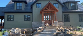 5000 sq ft luxury vacation home with 6 bedrooms 7 bathroom.