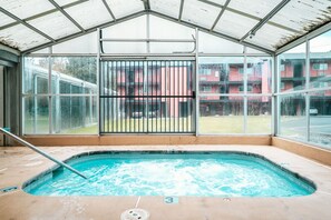 Indendørs pool, opvarmet pool