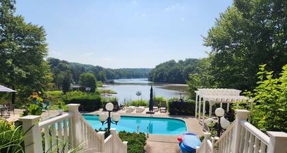 Blackwater Castle w/ Private Pool, Arcade, Hot Tub