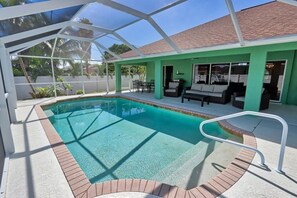 Piscine extérieure, piscine chauffée