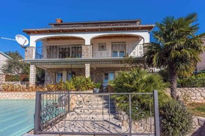 Exterior - Holiday apartment with two bedrooms and a terrace with sea views (Crikvenica)