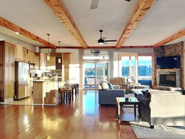 Studio (3 Bedrooms) | Property amenity