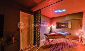 Game room - Rent Magificent Castel 30mn from Paris, Roissy Charles de Gaulle,Stade de France (Saint-Leu-la-Forêt)
