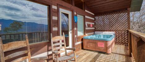 Cabin, 1 King Bed, Hot Tub, River View | Balcony
