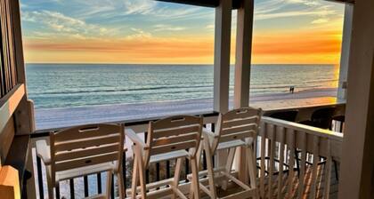 Beach service included Mar through Oct. Sleeps 14, Beautiful and Clean.