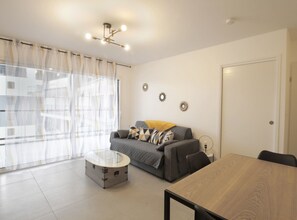 TV - Charming 2 room apartment 300m walk from Lac du Bourget! (Le Bourget-du-Lac)