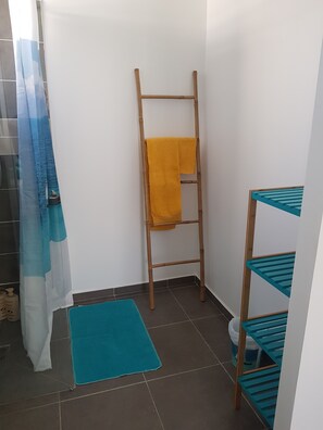 3 Schlafzimmer, Bügeleisen/Bügelbrett, Reisekinderbett, WLAN