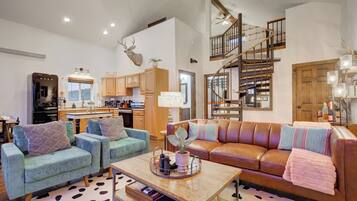 Smart TV, chimenea, videojuegos, oficina