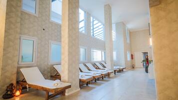 Sauna seca, 1 sala de tratamento, massagens