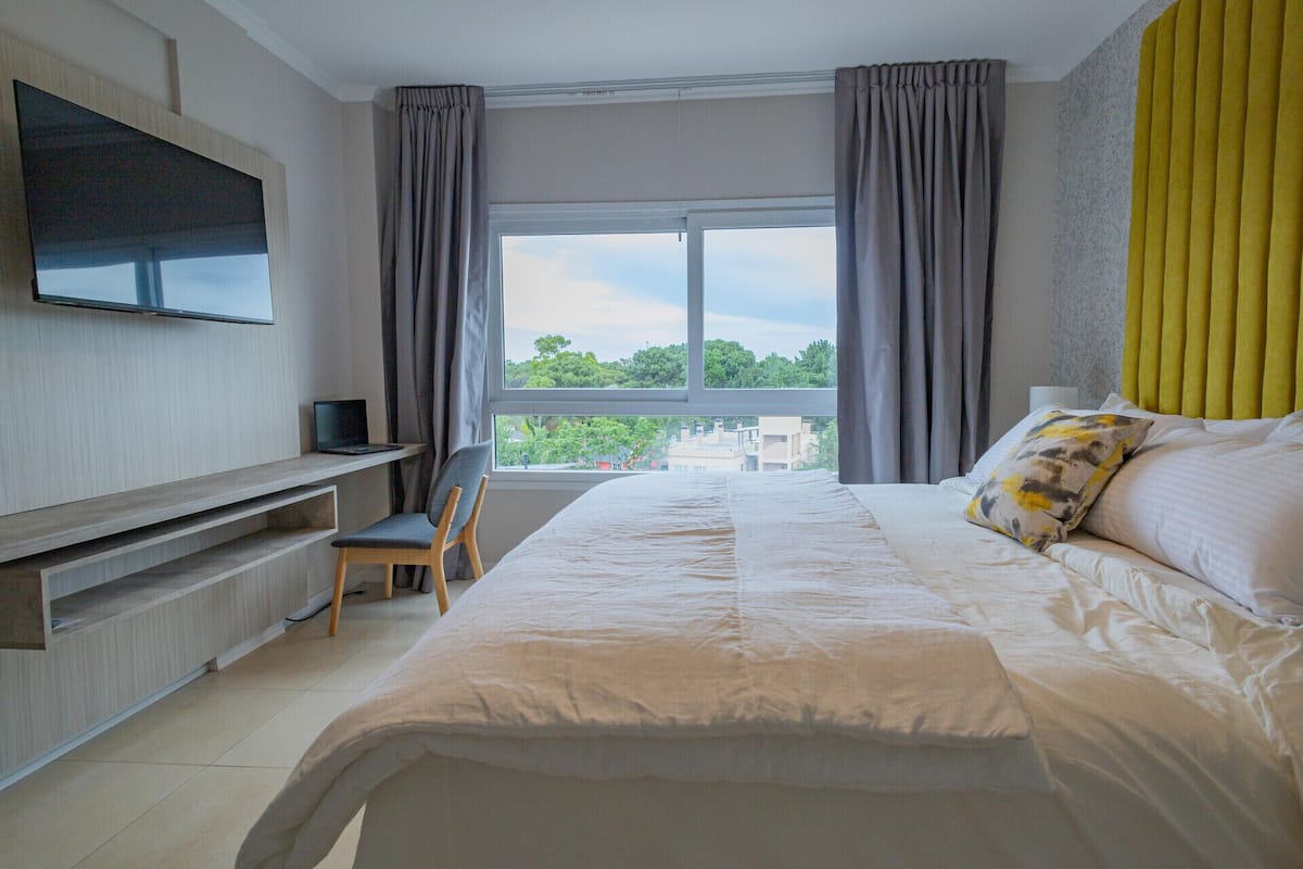 1 chambre, literie de qualité supérieure, couette en duvet d'oie
